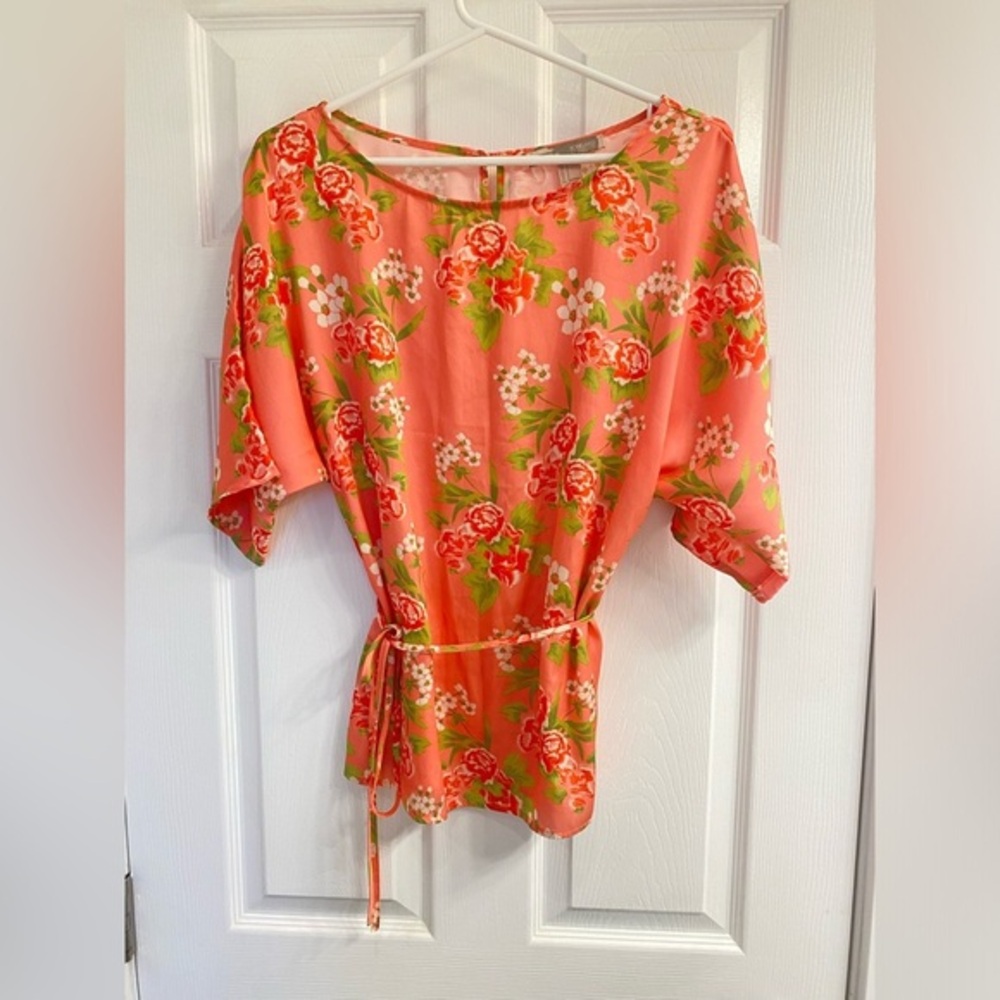 Forever 21 Satin Floral Shortsleeve top size S